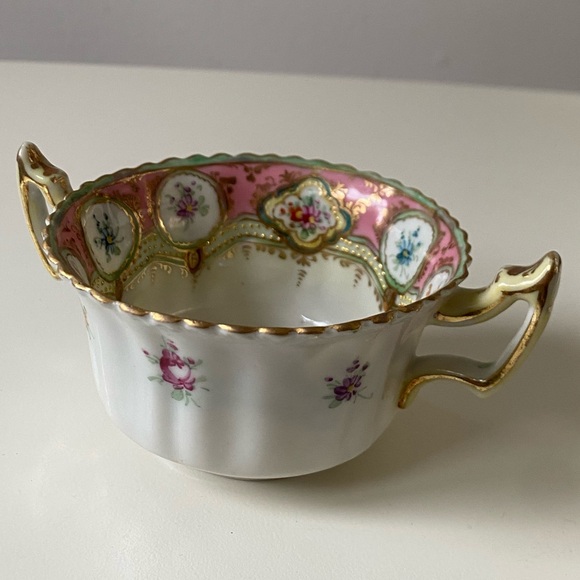 Elegant Floral Porcelain Cup with Gold Accents